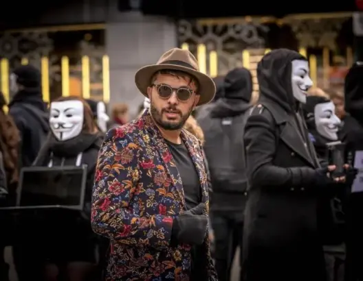 بعد 14 مليون لـ”آخر مرة” .. عمور يطلق أغنية جديدة (فيديو)
