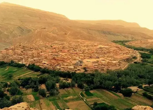 فيضان واد “دادس” يغمر قنطرة ويعزل ساكنة قرية ضواحي تنغير
