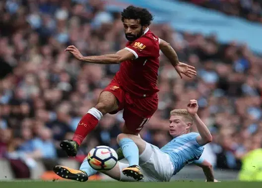 مشجع لفريق ليفربول يعلن اعتناقه الإسلام تأثرا بمحمد صلاح