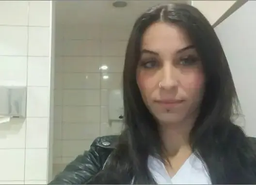 “سينا” تعود مجددا وتدعو المغربيات للدعارة مع الأجانب لجني الأموال