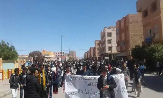 الرشيدية على صفيح ساخن .. الطلبة يخرجون للشارع وهذه مطالبهم (صور)