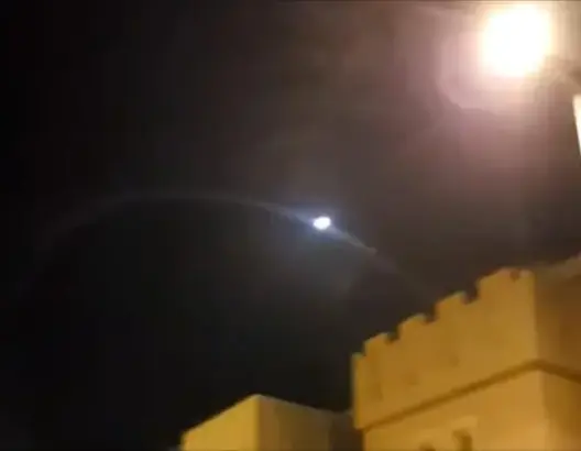 الحوثيون يطلقون صواريخ بالستية على مطارات سعودية