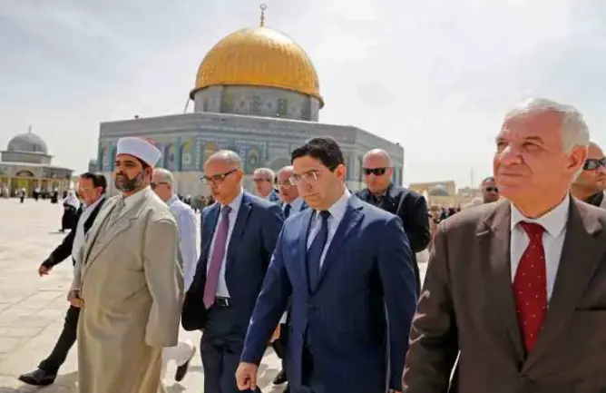 بوريطة يحل بالقدس ويستهل زيارته بالصلاة في “الأقصى”