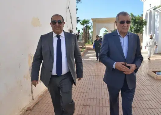 بحضور مزوار .. منخرطو الرجاء يكلفون أوزال بتسيير شؤون الفريق الأخضر