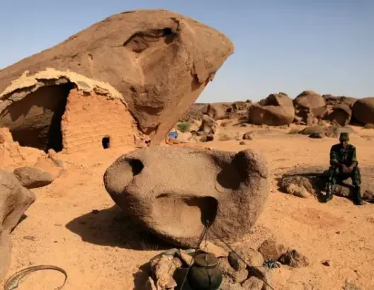 الجدار الدفاعي والمنطقة العازلة.. ودبلوماسية الإستجداء