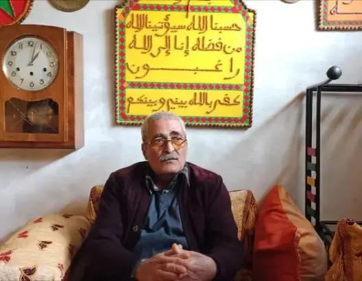 متقاعد مغربي يحول بيته إلى متحف ساعات