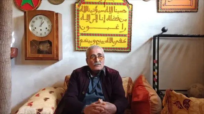 متقاعد مغربي يحول بيته إلى متحف ساعات