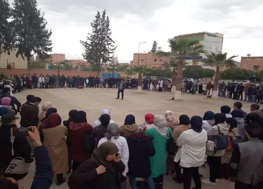 المتعاقدون يقاطعون التكوين مجددا.. ويطالبون بـ”إسقاط” التعاقد (صور)