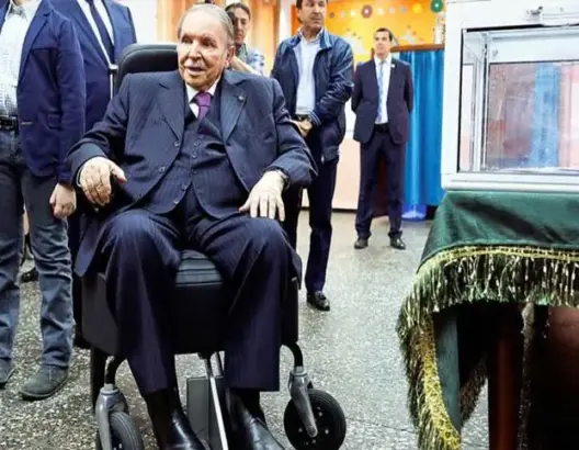 بعد اعتقالهم بسبب مخالفات .. بوتفليقة يُفرج عن 5 من قادة الجيش
