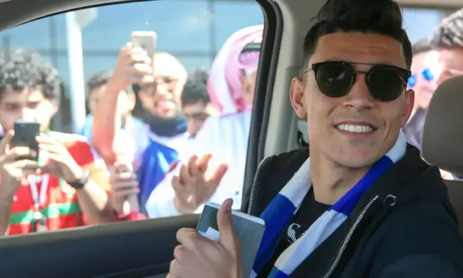 بنشرقي يكسب ود جماهير الهلال بعد الفوز بلقب الدوري السعودي (فيديو)