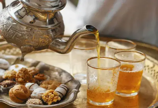 كيف أصبح الشاي الصيني والأتاي مشروبا وطنيا؟