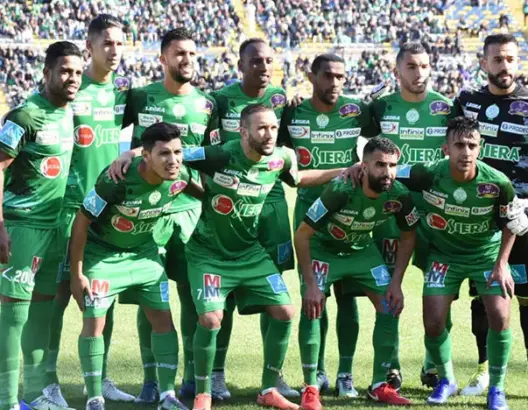 لتجاوز الأزمة.. إدارة الرجاء تفاوض أسماء وازنة لتعزيز الفريق