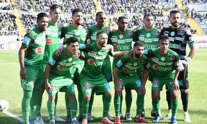 لتجاوز الأزمة.. إدارة الرجاء تفاوض أسماء وازنة لتعزيز الفريق