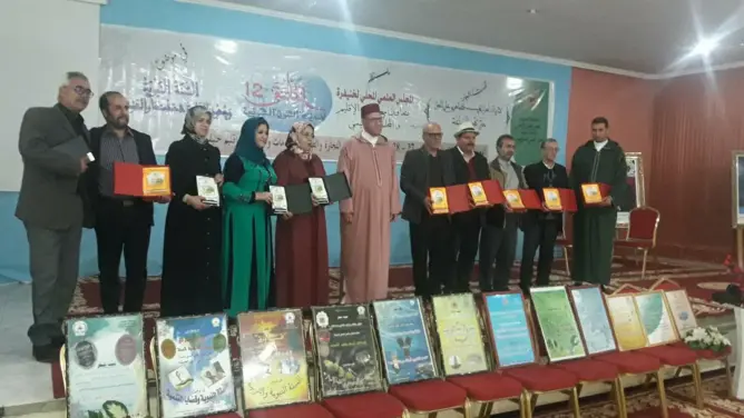 المجلس العلمي بخنيفرة يكرم نخبة من المبدعين في الملتقى 12 للحديث النبوي الشريف