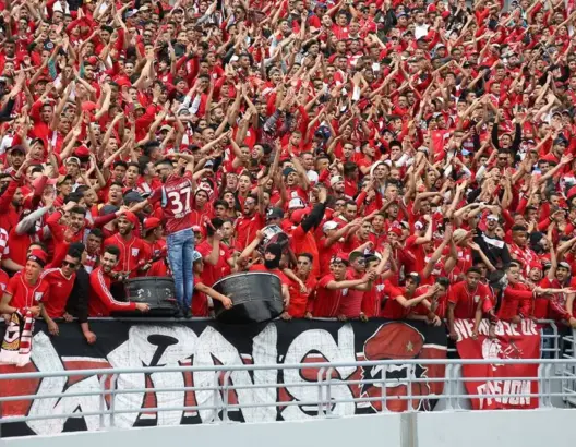 نفاذ تذاكر مباراة “سطيف” يغضب أنصار الفريق الأحمر