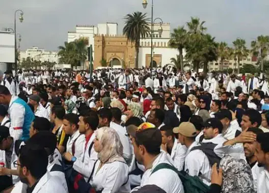 بعد “الطوفان الأبيض”.. المتعاقدون ينظمون مسيرة “الإصرار” بمراكش