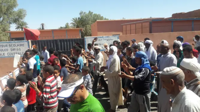 احتجاجات بزاكورة ضد “الاستيلاء” على أراضي باستعمال “رسوم مزورة”