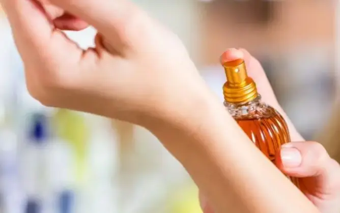 لأول مرة في العالم.. اختراع “عطر بشري”