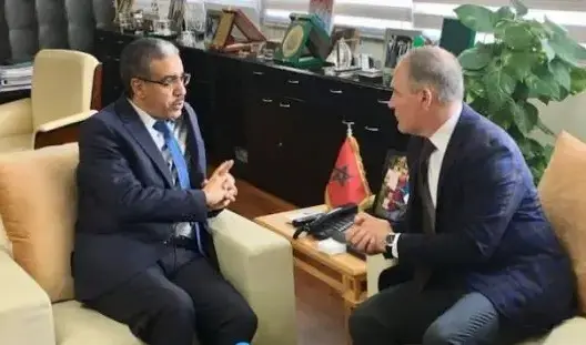 بعد التشكيك في تكلفة رحلته للمغرب.. مسؤول أمريكي يخرج عن صمته