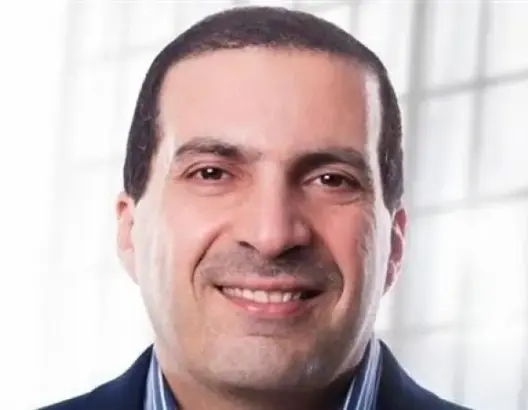 “فراخ تأخذك إلى الجنة” تثير موجة غضب ضد الداعية عمرو خالد