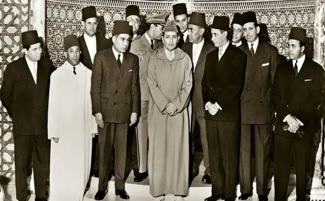 العلام: هكذا “أجهض” الحسن II تجربة الملكية البرلمانية بعد الاستقلال