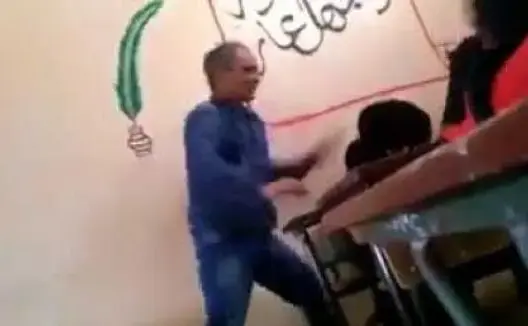 نقابات خريبكة تطالب بالتراجع عن إعفاء مدير إعدادية.. وتهدد بالإضراب