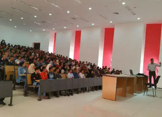 الحكومة تبدأ في تطبيق شروط جديدة لصرف المنح الدراسية الجامعية