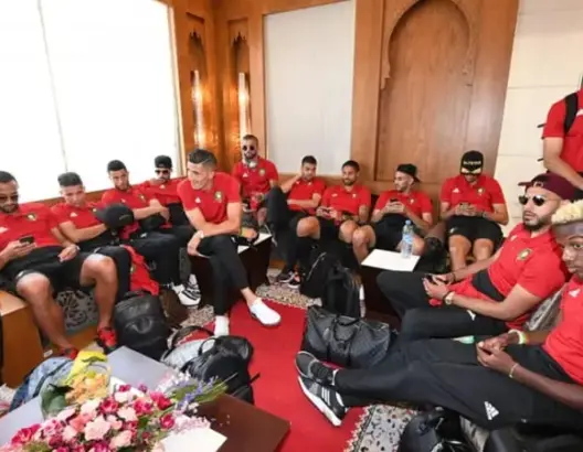 بحضور لقجع..بعثة المنتخب تغادر لسويسرا استعدادا للمونديال(صور)