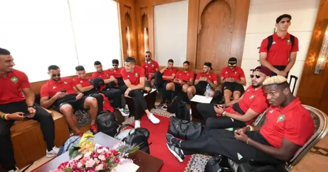 بحضور لقجع..بعثة المنتخب تغادر لسويسرا استعدادا للمونديال(صور)