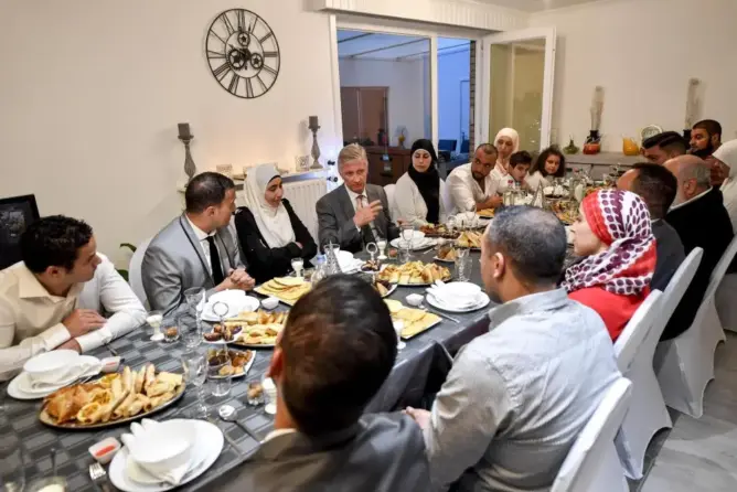 بمناسبة “عيد الجيران”..  فرقاء وخلان حول موائد رمضان