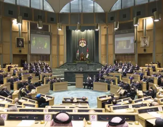 ملك الأردن يقرر حل البرلمان تمهيدا لرحيل حكومة الرزاز