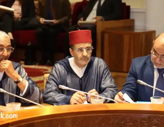 “أمانة البيجيدي” ترفض استقالة الأزمي.. ونواب الفريق يتشبثون به