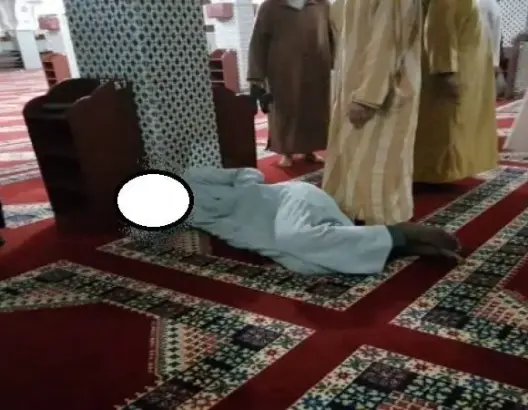 “مختل عيساوي” يقتحم محراب مسجد بتزنيت ويسبب فوضى عارمة