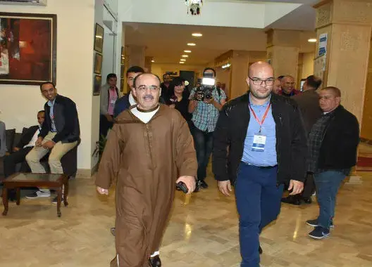 هكذا تورط العماري في استهداف أخنوش أمام الملك.. والتجمعيون تائهون