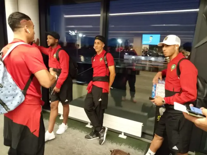 طريق المونديال..بعثة المنتخب تغادر استونيا وتشد الرحال لروسيا (صور)