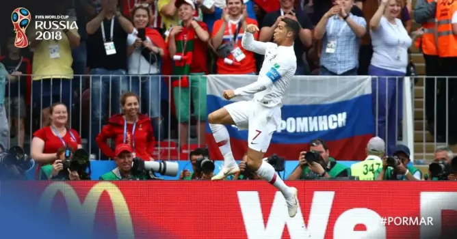 فان دايك يصارع ميسي ورونالدو على جائزة أفضل لاعب في العالم