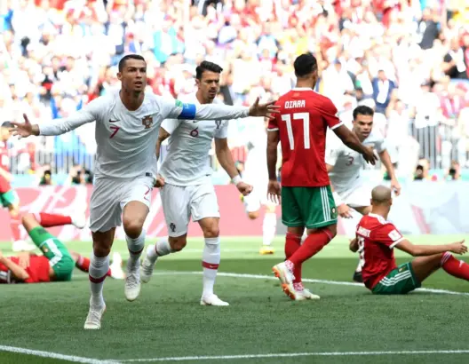 الشوط الأول.. برأسية رونالدو البرتغال متقدمة بهدف على الأسود