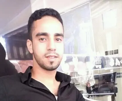 يموت ببطء، من يدمر حبه بنفسه.
