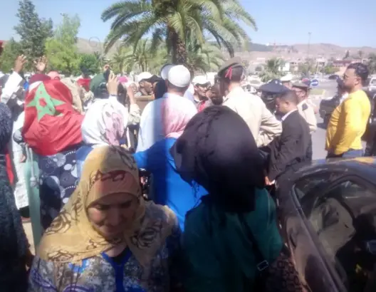 “إنعدام الأدوية” يخرج مرضى القصور الكلوي بخنيفرة للإحتجاج (فيديو)