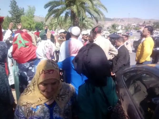 “إنعدام الأدوية” يخرج مرضى القصور الكلوي بخنيفرة للإحتجاج (فيديو)