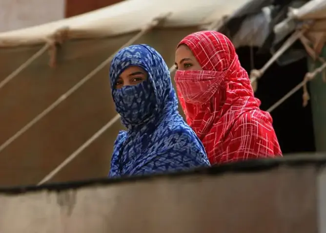نواب أوروبيون يطالبون بوضع حد لمحنة المحتجزات بمخيمات “تندوف”