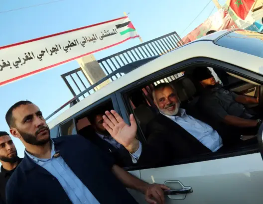 هنية يزور المستشفى المغربي بغزة .. ويشيد بالقرار الملكي (صور)