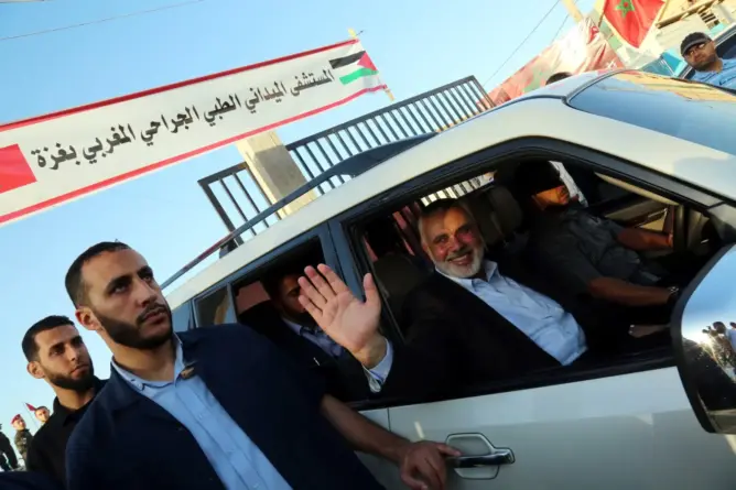 هنية يزور المستشفى المغربي بغزة .. ويشيد بالقرار الملكي (صور)