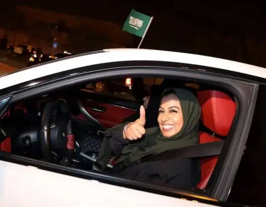 واقع الفتاة السعودية من خلال رواية “بنات الرياض”