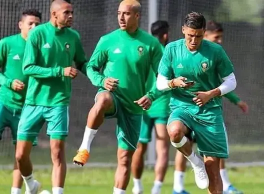 بعد ضجة انشغال فجر بهاتفه أثناء التداريب.. مساعد رونار يرد