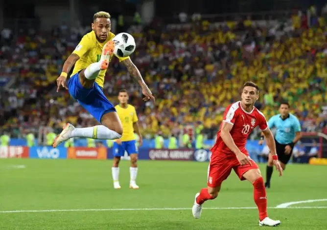 البرازيل وسويسرا تتأهلان إلى دور ثمن نهائي من كأس العالم