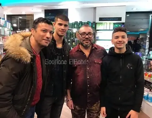 بطل عالمي للجيدو يلتقي الملك بباريس.. وهذا ما دار بينهما