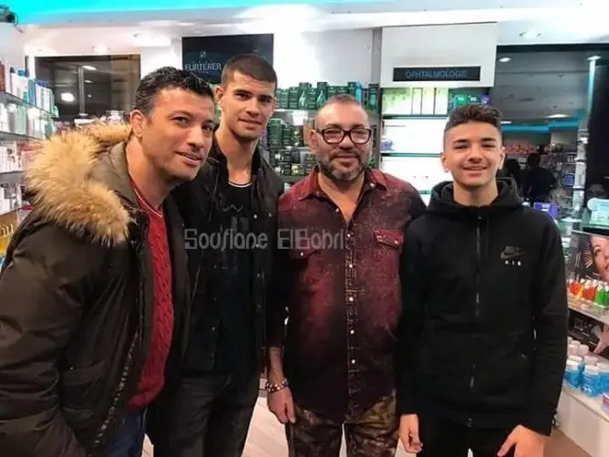 بطل عالمي للجيدو يلتقي الملك بباريس.. وهذا ما دار بينهما