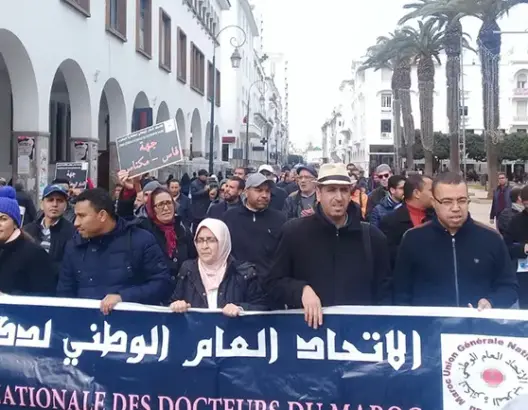 دكاترة الوظيفة العمومية يهاجمون العثماني ويدعون إلى مسيرة وطنية