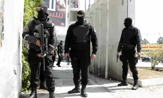 الإرهاب يضرب تونس.. مقتل 9 عناصر شرطة قرب حدود الجزائر